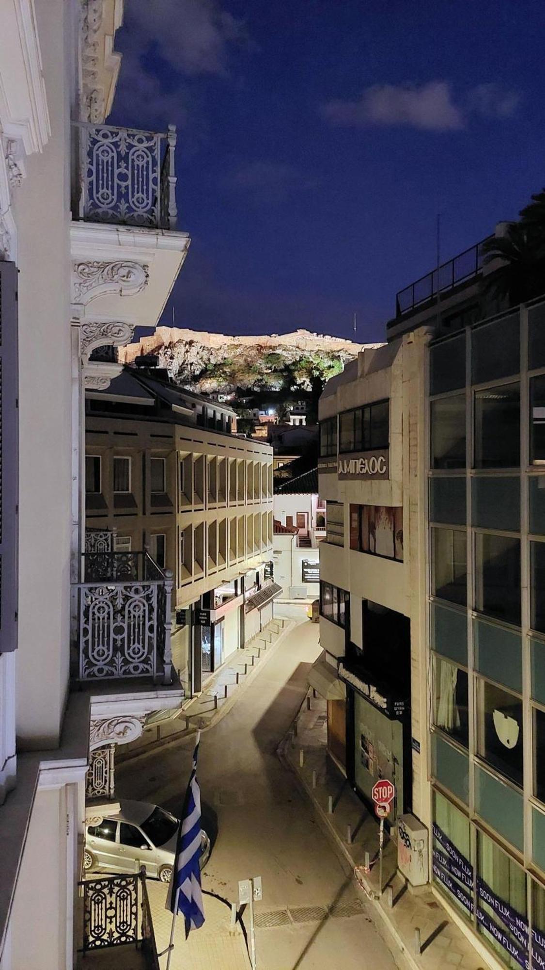 Elegant Apartment Under The Acropolis Атина Екстериор снимка