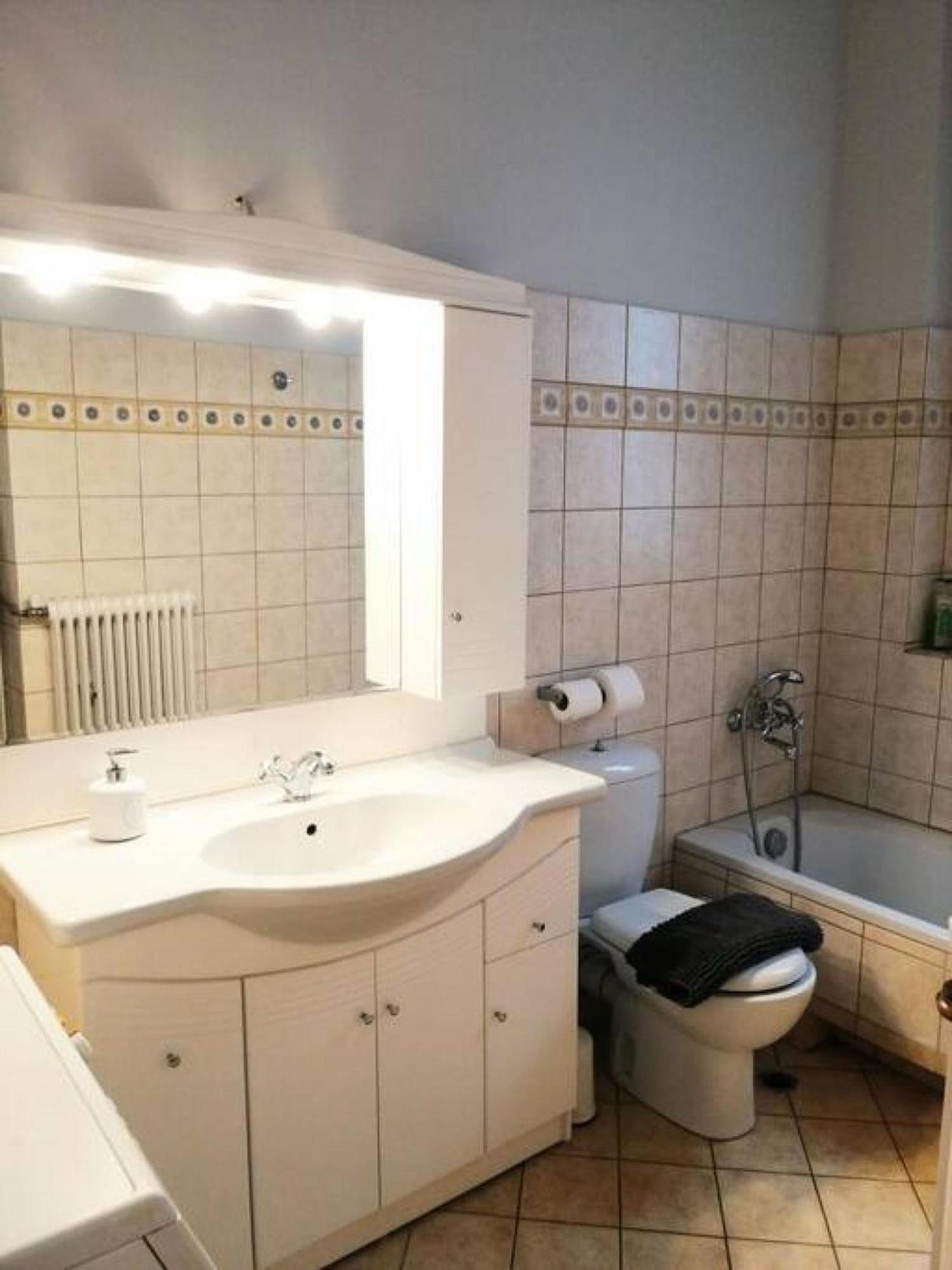 Elegant Apartment Under The Acropolis Атина Екстериор снимка