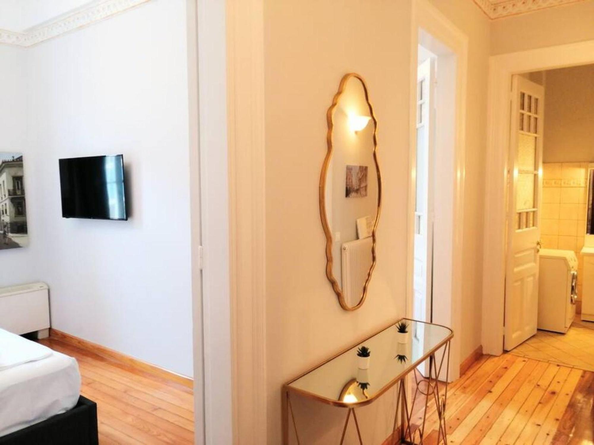 Elegant Apartment Under The Acropolis Атина Екстериор снимка